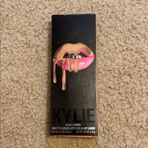 OPEN BUT NOT USED Kylie Cosmetics Lip Kit